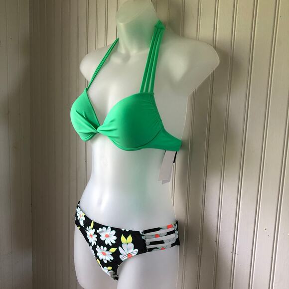 SALT + COVE Juniors Strappy Underwire Push Up Top (XS) Hipster Bottoms (S) - Picture 5 of 6